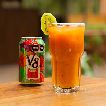 V8<sup>®</sup> KIWILIMÓN